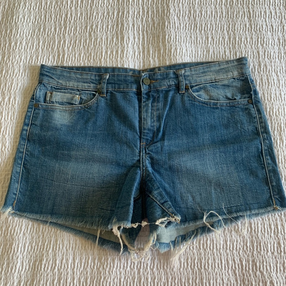 SL8 denim shorts